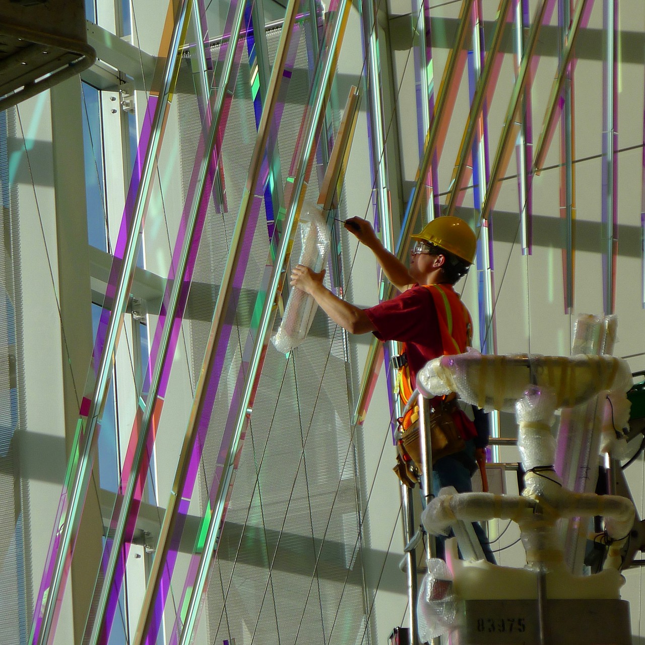 Ed Carpenter’s McCarran airport suspended art installation of dichroic glass panels. | Image 5 | Ed Carpenter, Artist